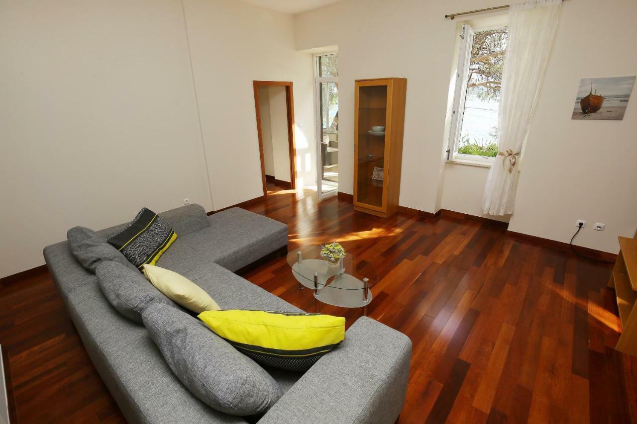 Seafront Beach Apartment - Directly At The Beach Ζαντάρ Εξωτερικό φωτογραφία