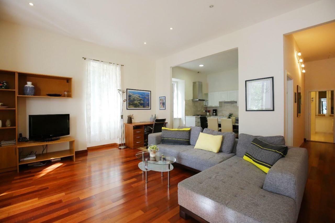 Seafront Beach Apartment - Directly At The Beach Ζαντάρ Εξωτερικό φωτογραφία