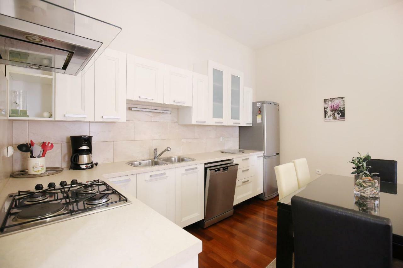 Seafront Beach Apartment - Directly At The Beach Ζαντάρ Εξωτερικό φωτογραφία