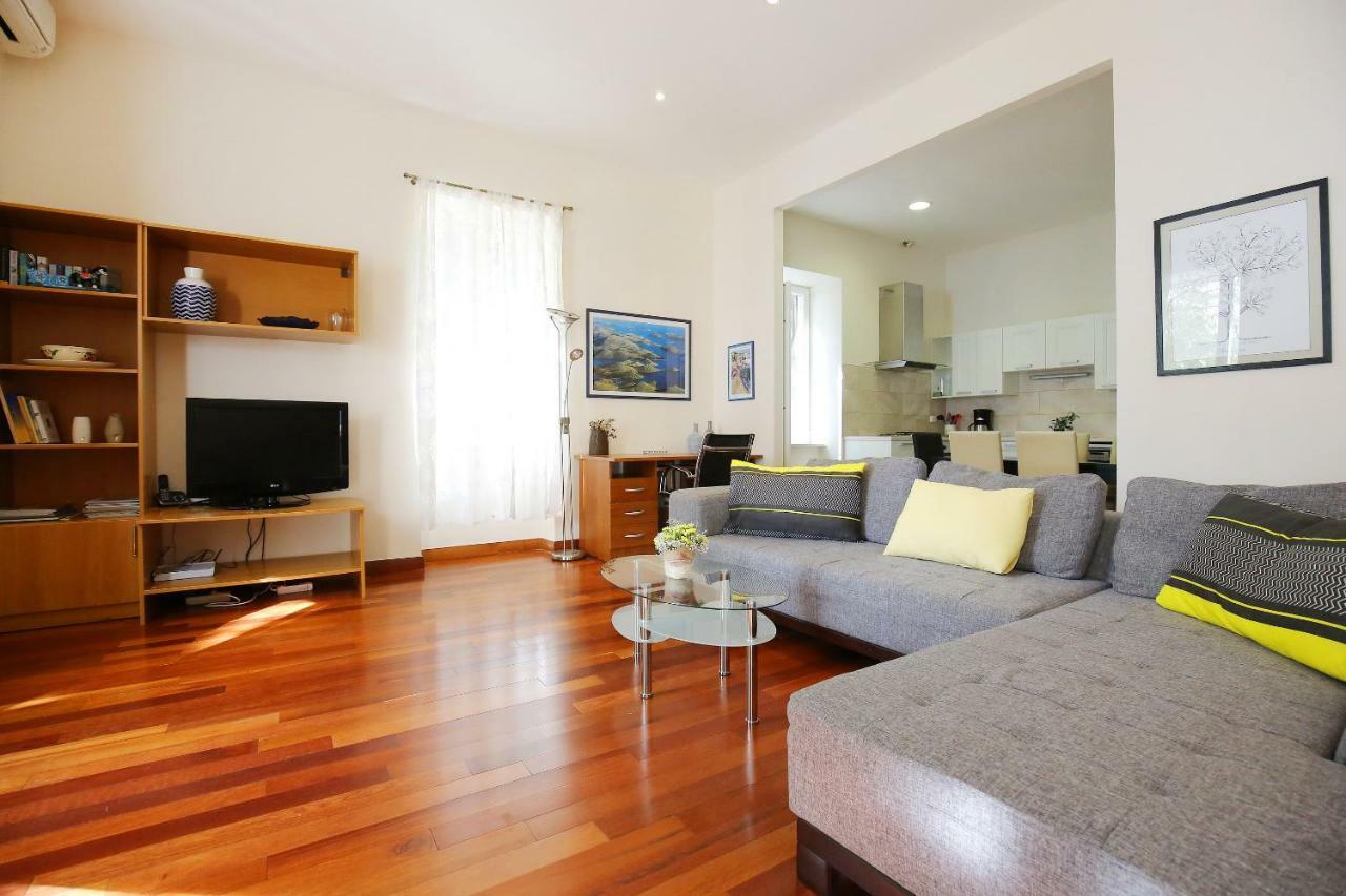 Seafront Beach Apartment - Directly At The Beach Ζαντάρ Εξωτερικό φωτογραφία