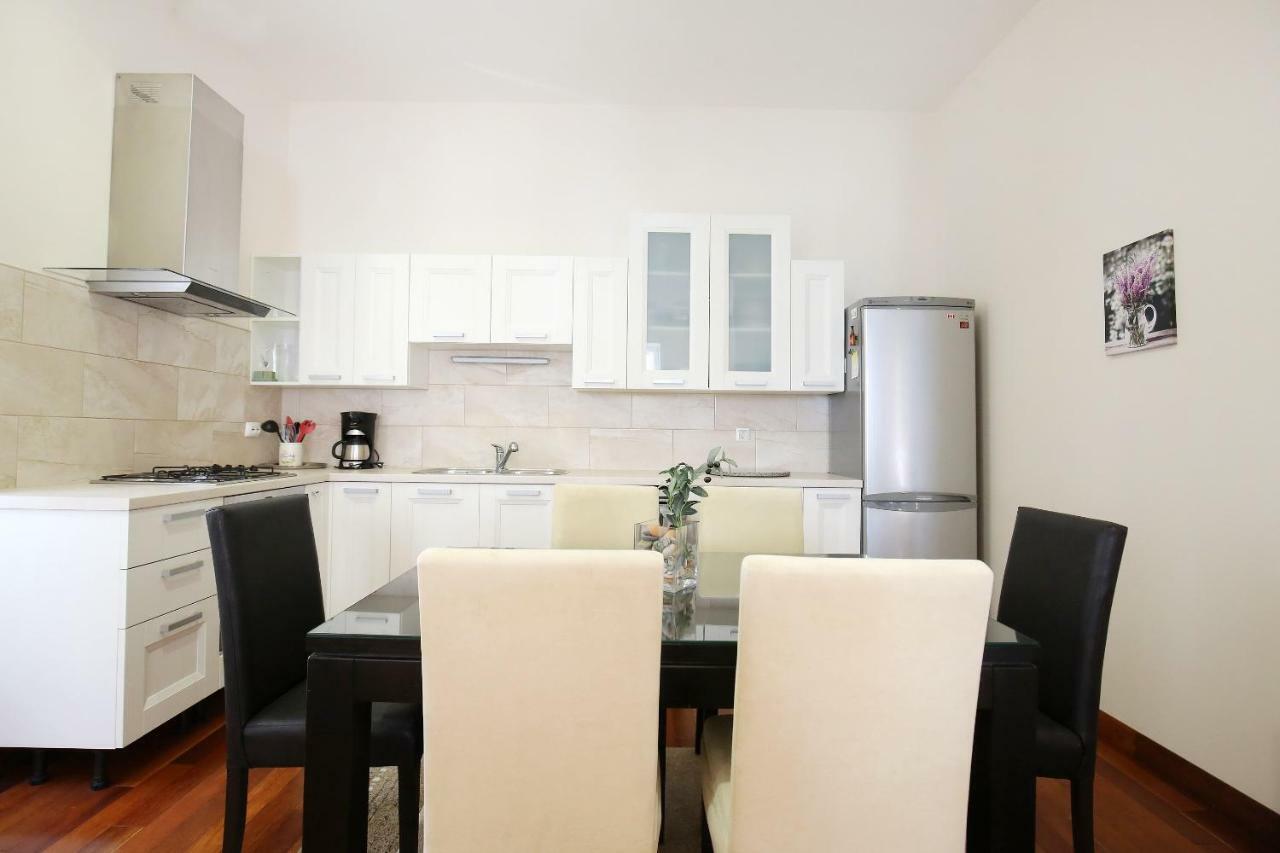 Seafront Beach Apartment - Directly At The Beach Ζαντάρ Εξωτερικό φωτογραφία